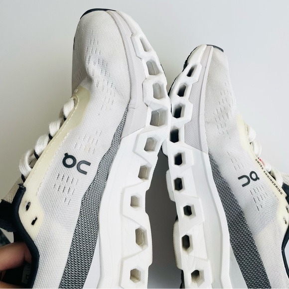 On Running women’s SIZE 6.5 Cloudmonster sneakers in black & white - Picture 5 of 12